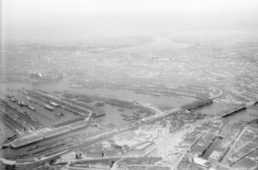 Historisches Luftbild vom kleinen Grasbrook, Veddel, Elbbrücken und Hamburg